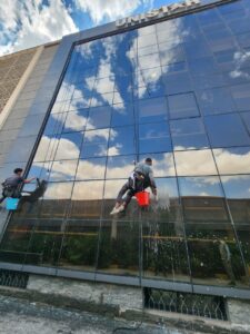 غسيل واجهات المباني