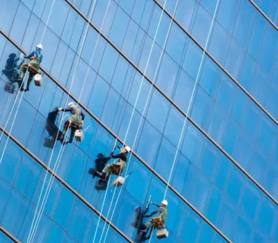 شركات تنظيف الزجاج