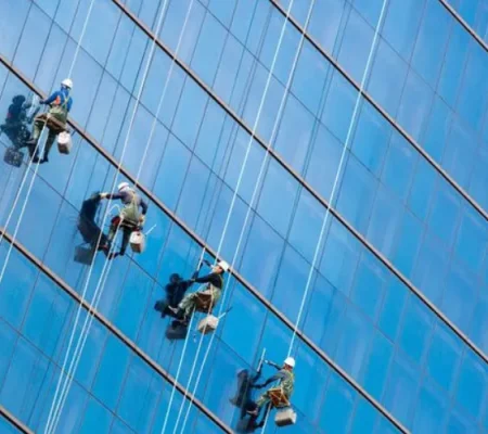 شركات تنظيف الزجاج